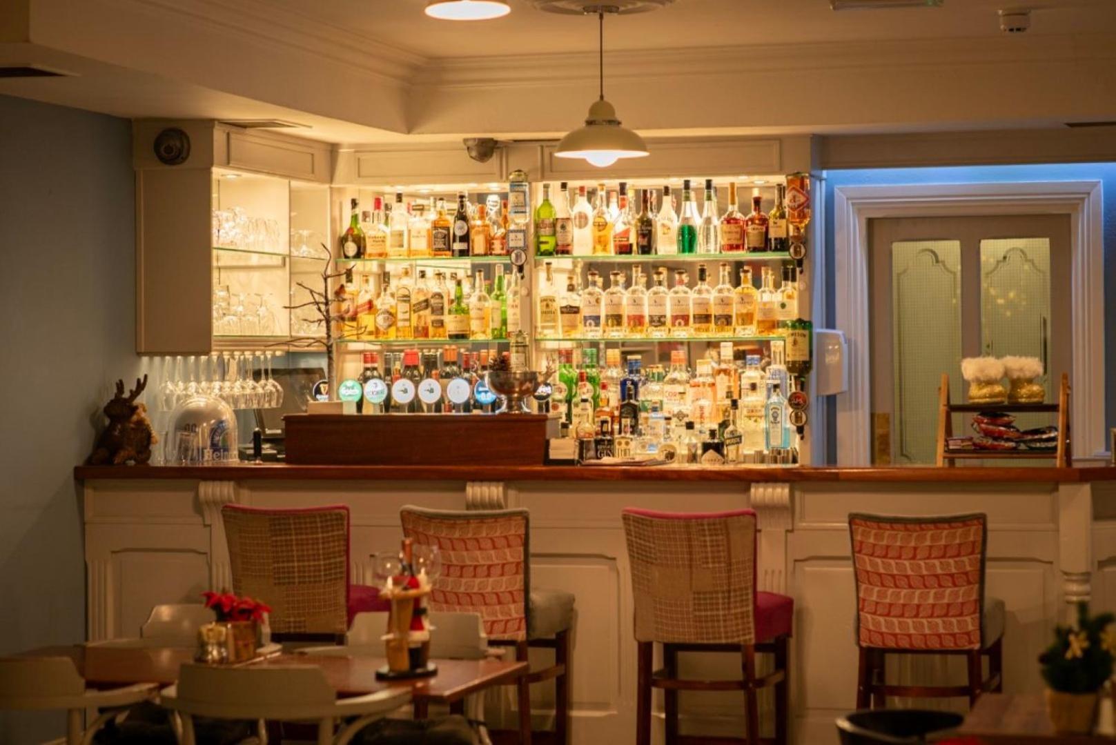 Emmet Hotel Клонакилти Екстериор снимка