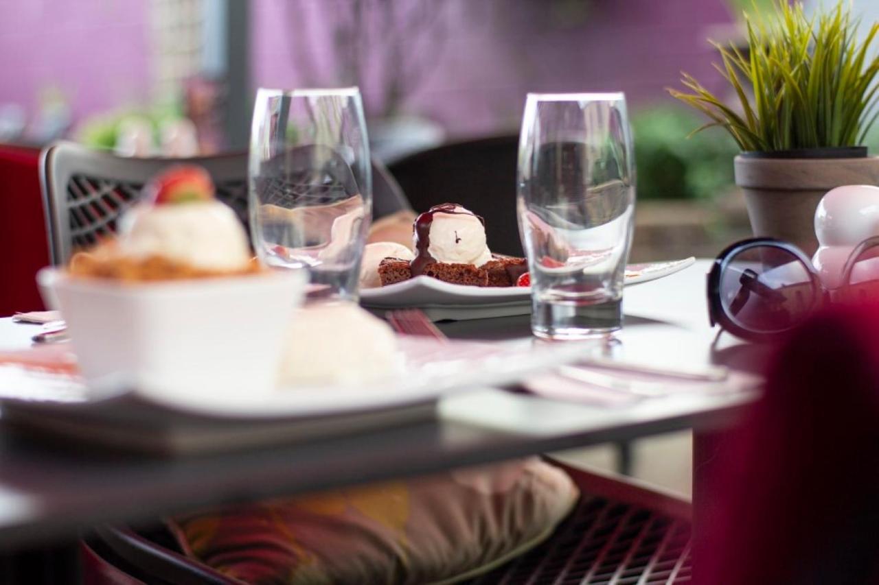 Emmet Hotel Клонакилти Екстериор снимка